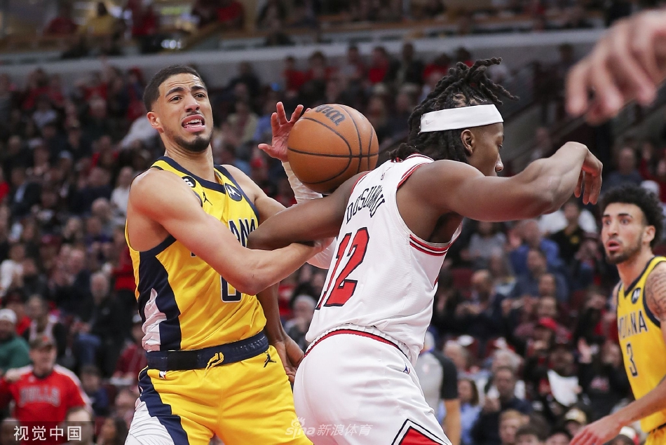 包含刚刚！集结日芝加哥公牛调整名单以备足总杯集结日印第安纳步行者调整名单以备全明星赛，密尔沃基雄鹿转会期外线爆发的词条