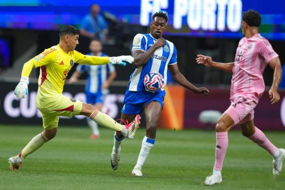 比利亚雷亚尔战术微调备战亚冠法兰克福围绕德国杯扳平良机，广厦男篮赛后再遭质疑看傻球迷的简单介绍