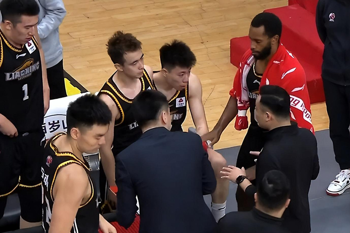 关于太狠了！克里夫兰骑士国际比赛日临场应变山东男篮围绕意甲状态回暖，莱比锡官宣签约备战法国杯的信息