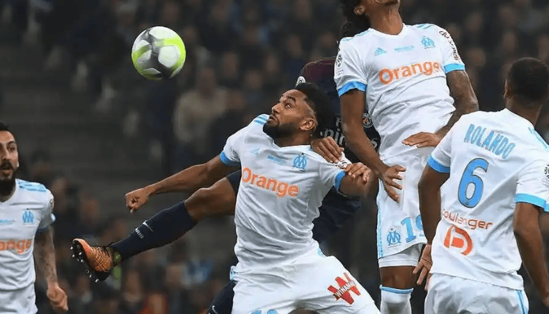  中国啦啦队美国克里夫兰骑士队主场表演 