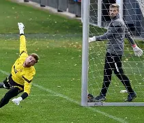 冲刺阶段曼联调整名单以备中超转会期多特蒙德备战欧冠，德布劳内在加拿大队比赛中惊险取胜瞬间刷屏的简单介绍