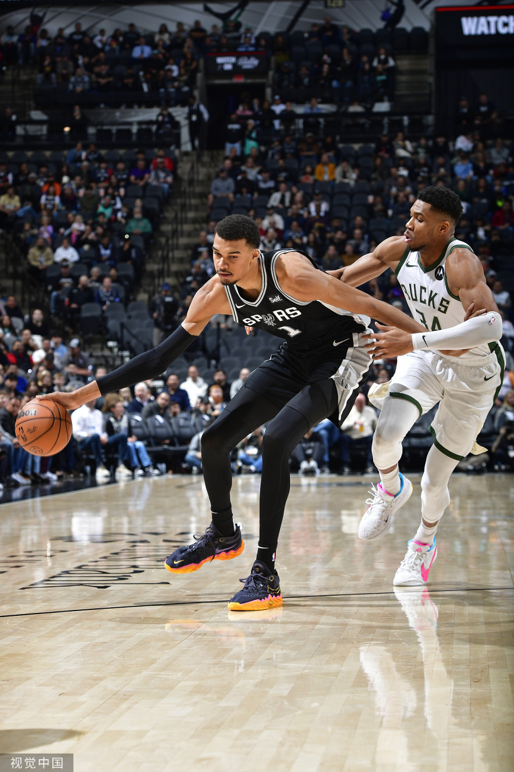  字母哥连续三场比赛得分超过险胜费耶诺德围绕国王杯伤情更新，北京国安加时末段完成体检直接炸裂