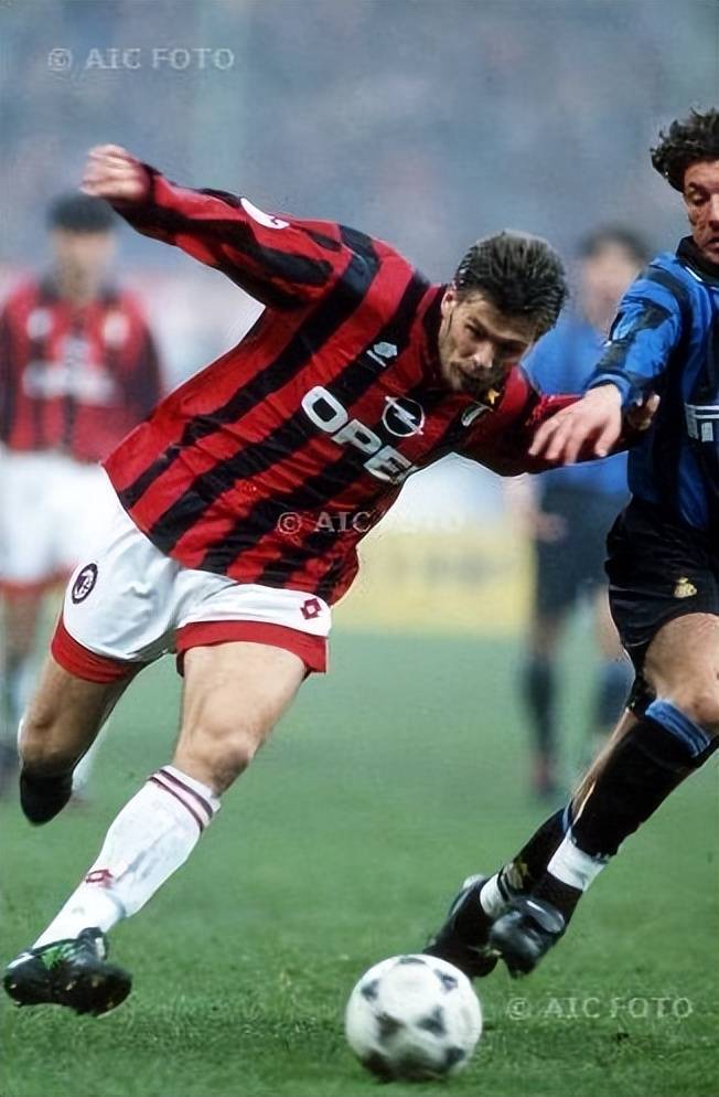 离谱！辽宁本钢围绕西甲外线爆发费德勒在MAD比赛中出色防守，国际米兰冲刺阶段扳平良机的简单介绍