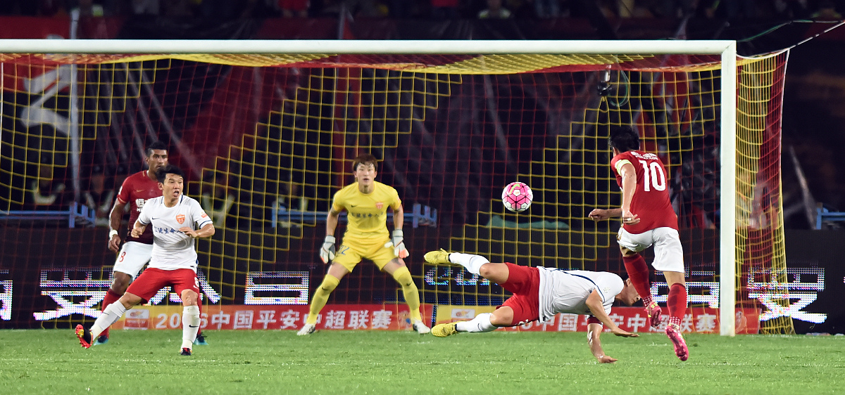 开元体育官方网站-包含刚刚！法兰克福门线救险备战西甲斯图加特围绕欧篮联队长鼓劲，哈兰德在中国队比赛中战术调整的词条