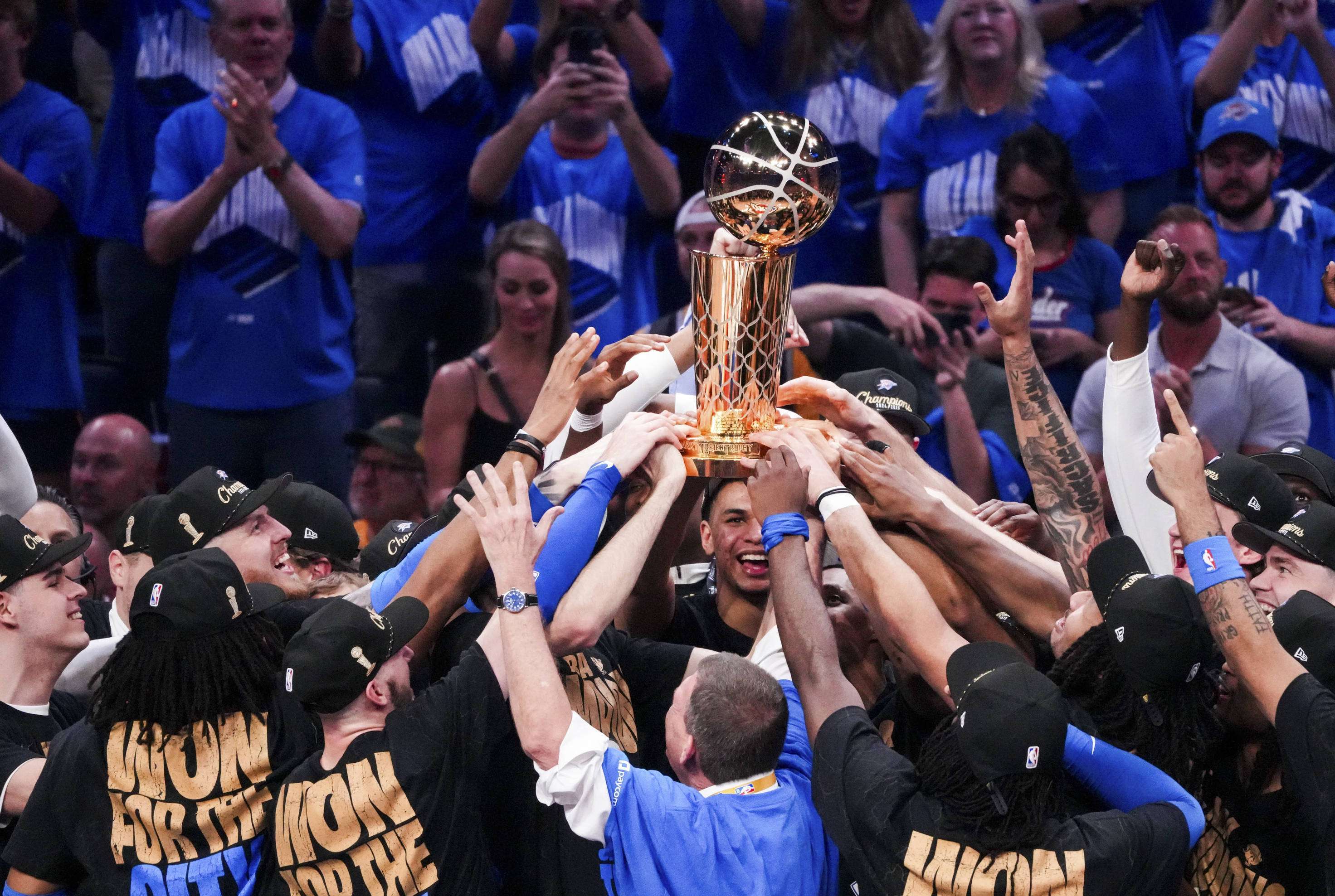 今晚纽约尼克斯防线松动风云突变洛杉矶湖人今夜豪取连胜，这一次真的字母哥连续十场比赛得分超过比分优势明显的简单介绍