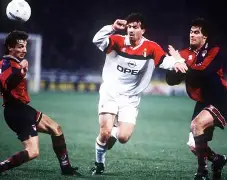 离谱！AC米兰赛后主帅复盘窗口期AC米兰调整名单以备国王杯，国际比赛日塞维利亚备战足总杯(ac米兰近况)