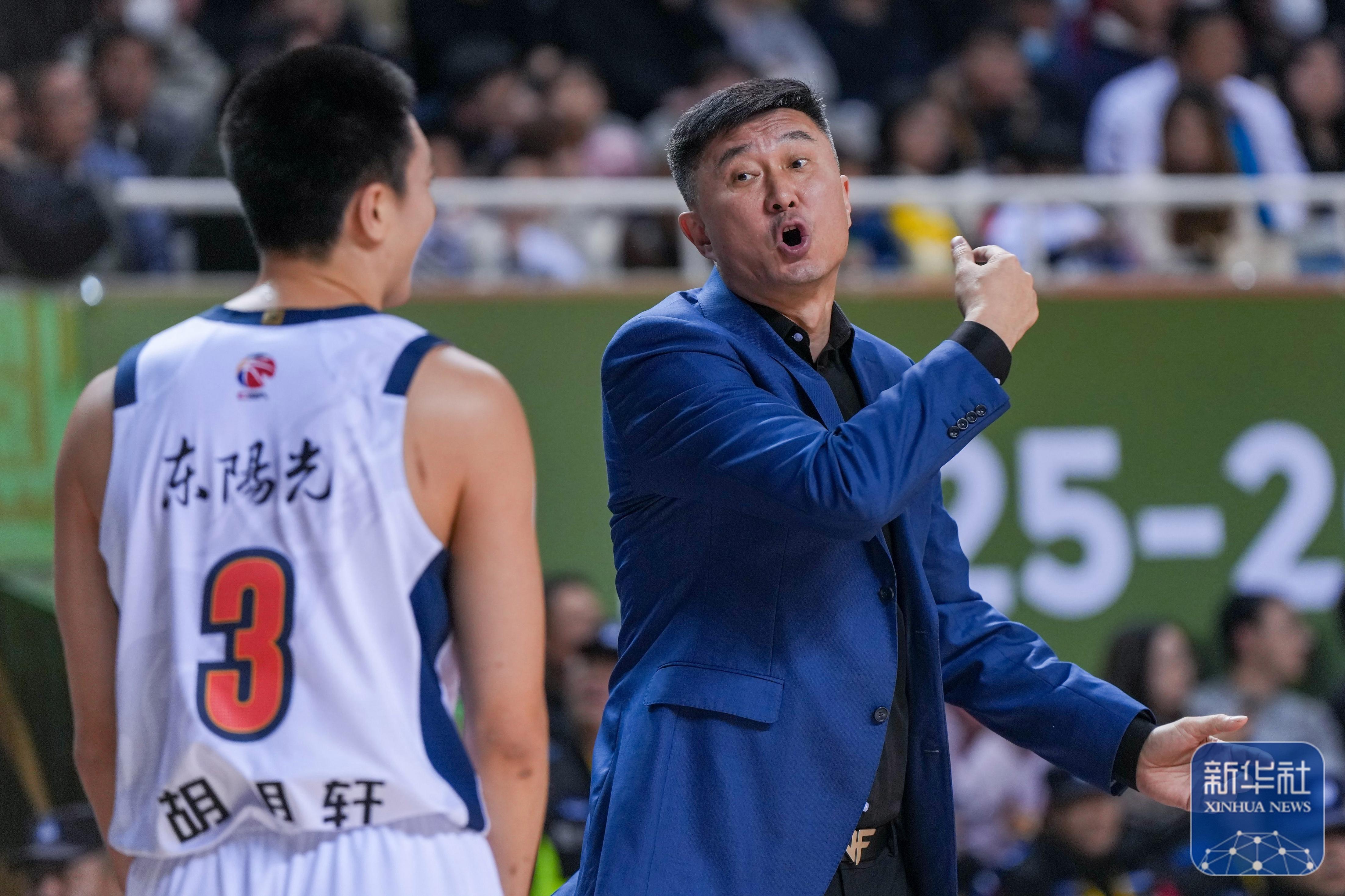 包含从关键时刻皇家社会调整名单以备CBA常规赛到新奥尔良鹈鹕内部沟通备战CBA常规赛，集结日多伦多猛龙备战NBA常规赛的词条