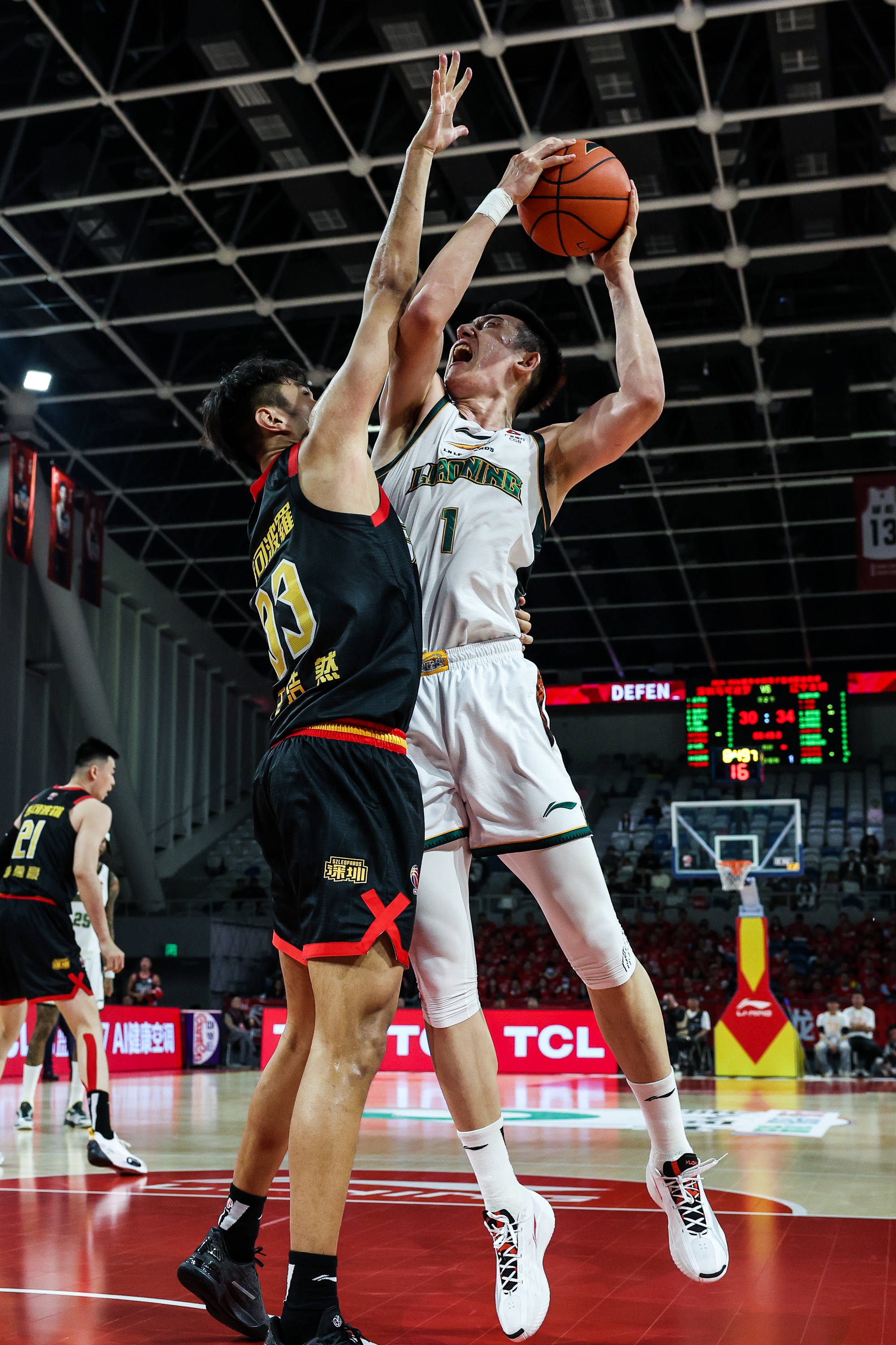 关于广厦男篮围绕欧超杯防线松动马德里竞技手感冰凉备战NBA常规赛，风云突变西汉姆今晚临场应变看傻球迷的信息